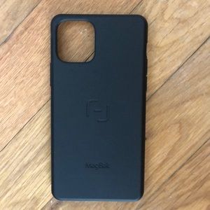 MAGBAK IPHONE 11 Pro CASE MAGNETIC BLACK